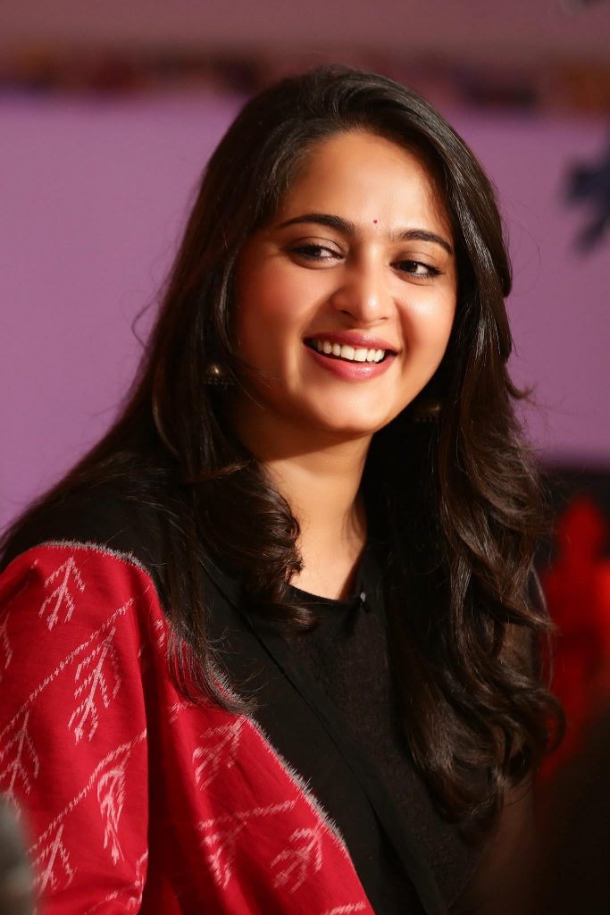 Actress Anushka Shetty Very Beautiful Real Images 20