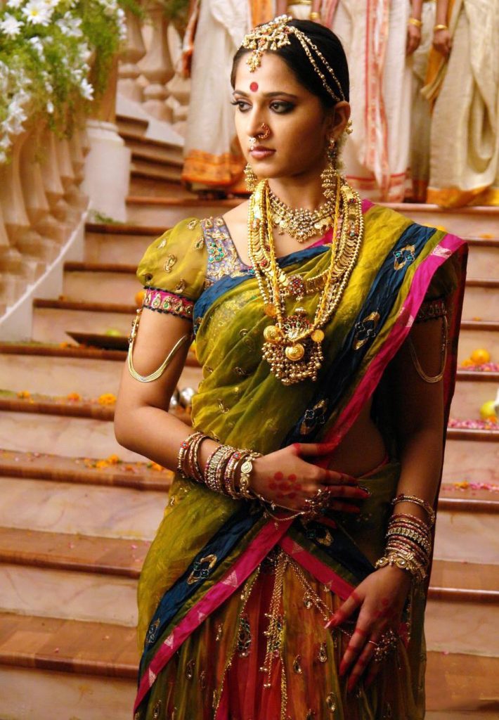 Actress Anushka Shetty Very Beautiful Real Images 25