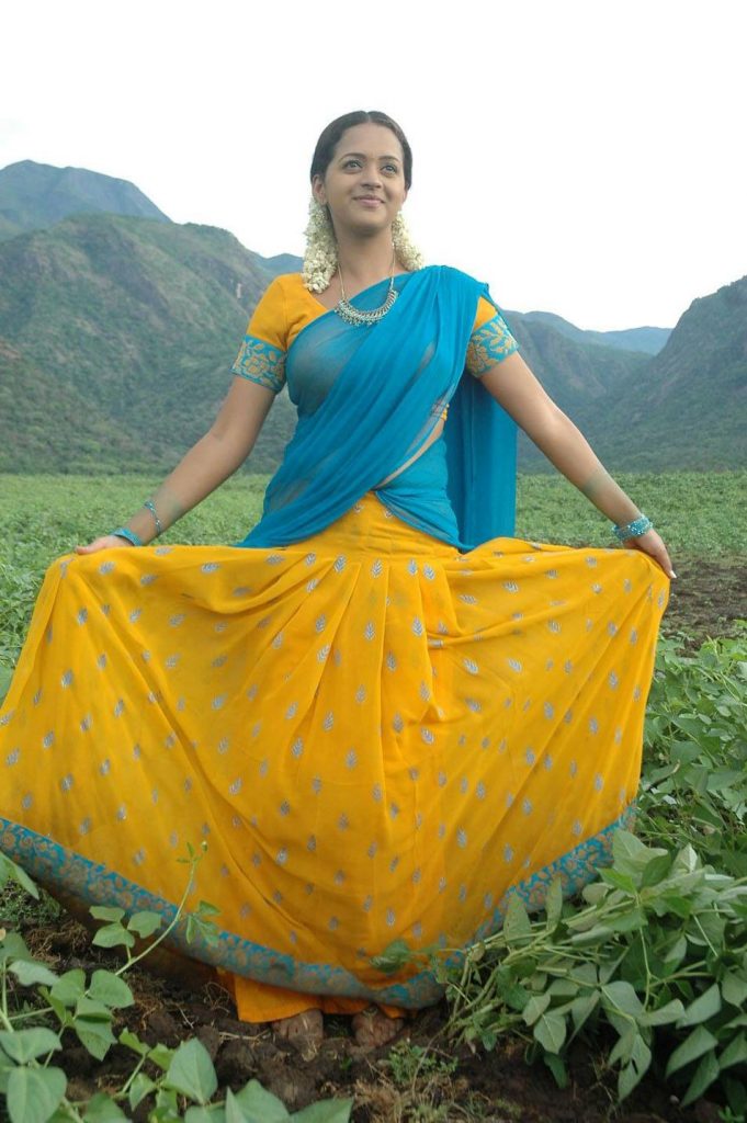 Actress Bhavana Beautiful Photos In Saree 13