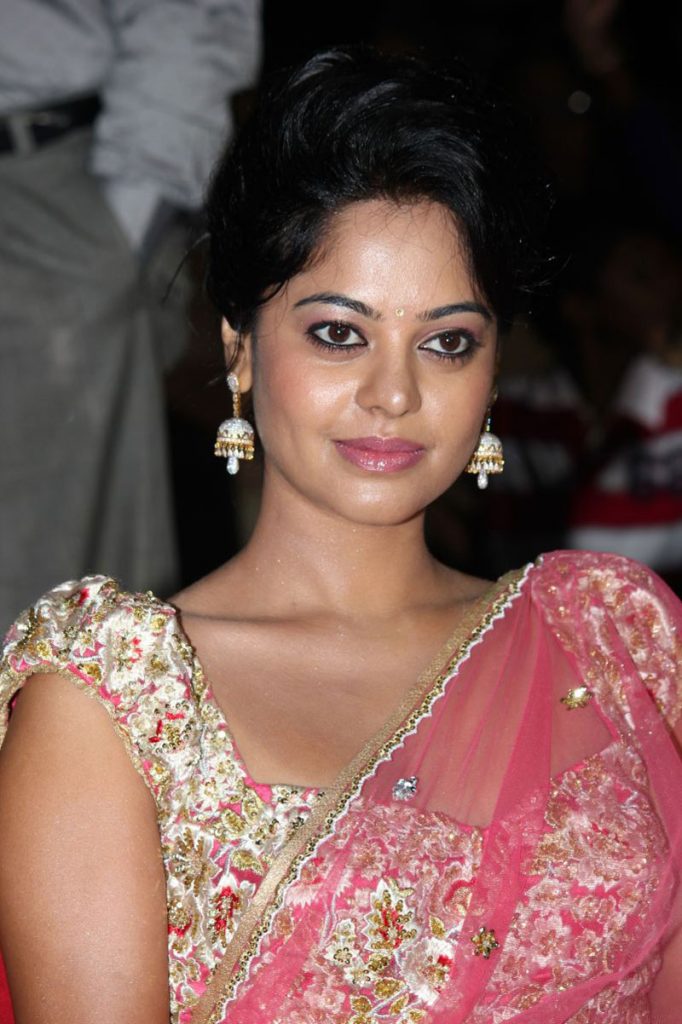 Actress Bindu Madhavi Beautiful Photos In Half Saree 14