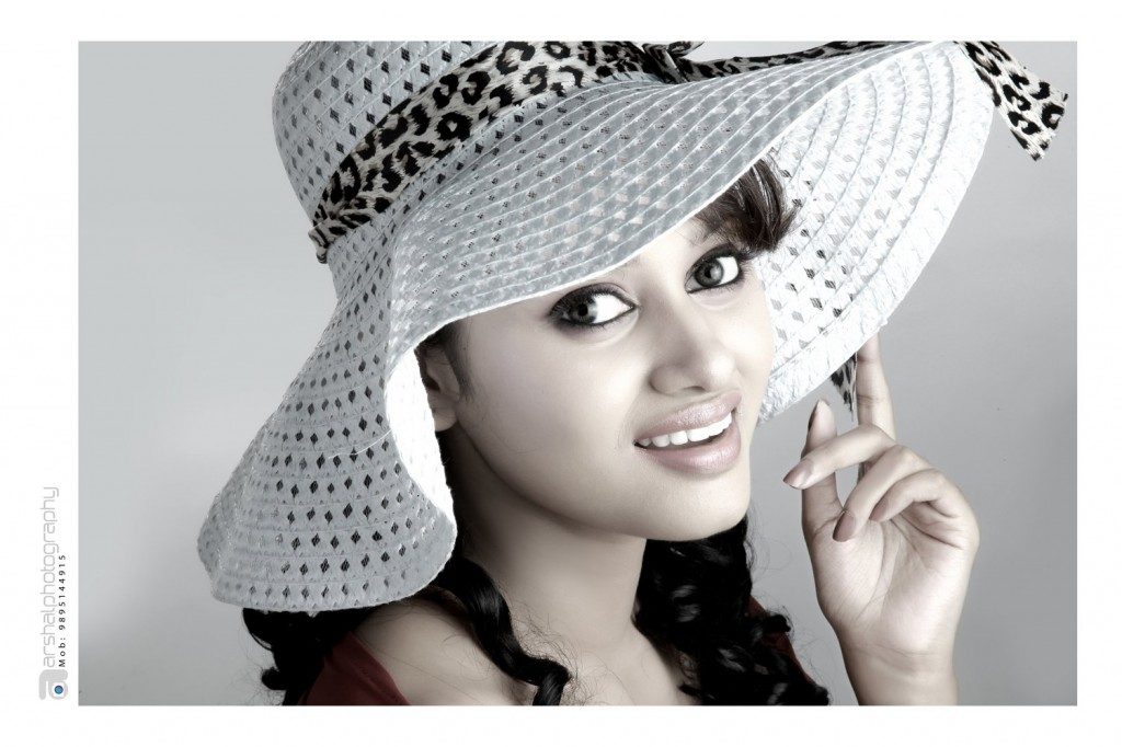 Actress Oviya Helen Hot Unseen Images 19