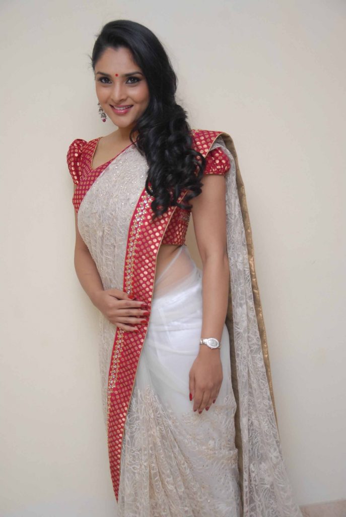 Actress Ramya Divya Spandana Pretty Photos 17