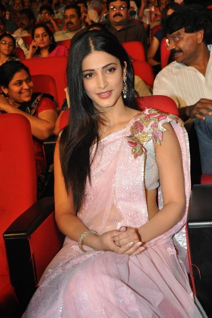 Actress Shruthi Haasan Beautiful Photos In Saree 2