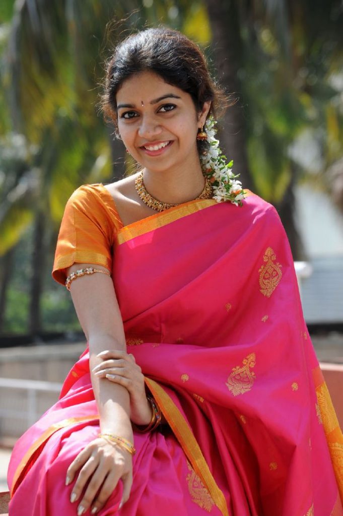 Actress Swathy Reddy Hot In Saree 10