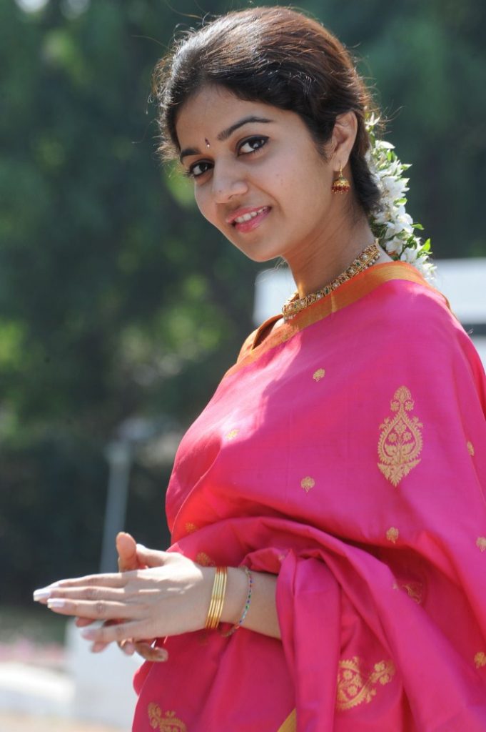 Actress Swathy Reddy Hot In Saree 9