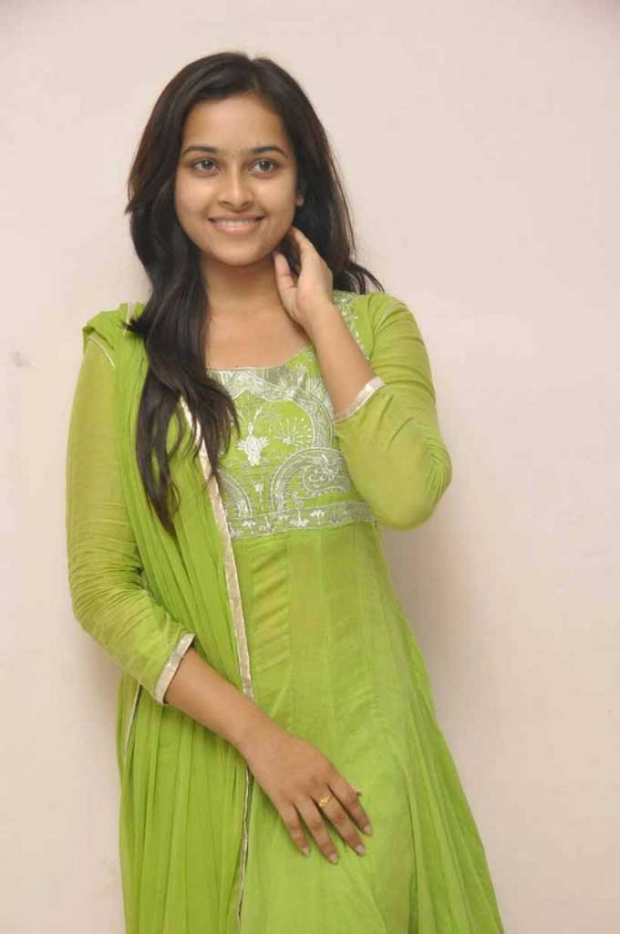 Beautiful Photos Of Actress Sri Divya In Chudithar 13