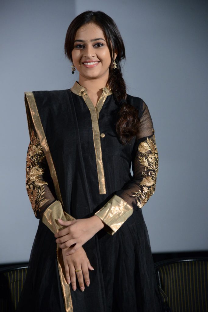 Beautiful Photos Of Actress Sri Divya In Chudithar 2