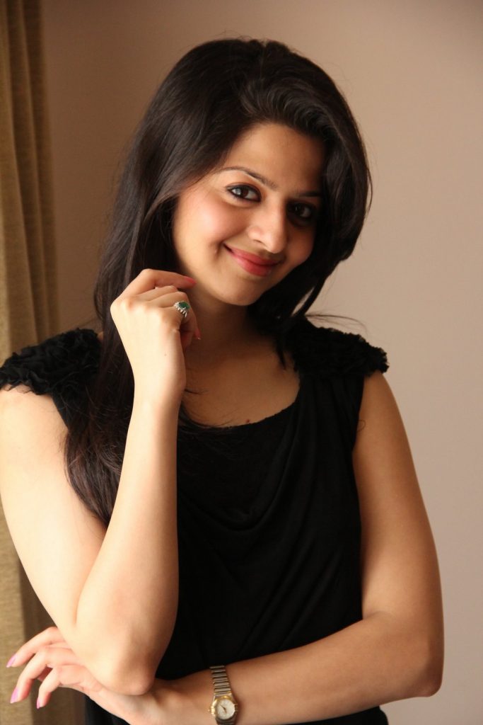 Best Hot Pictures Of Film Actress Vedhika 4