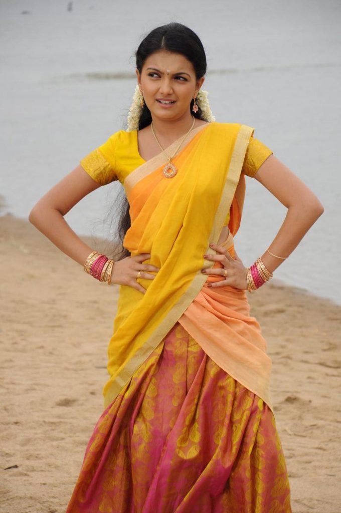 Cute And Lovely Images Of Actress Saranya Mohan 6
