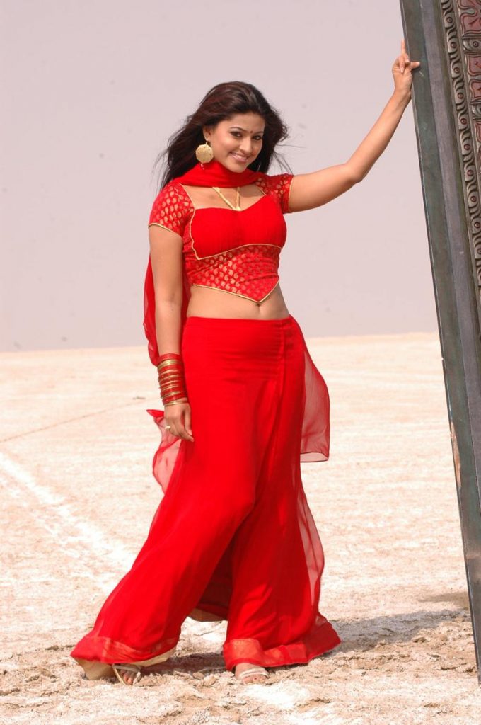 Cute And Stylish Actress Sneha 21