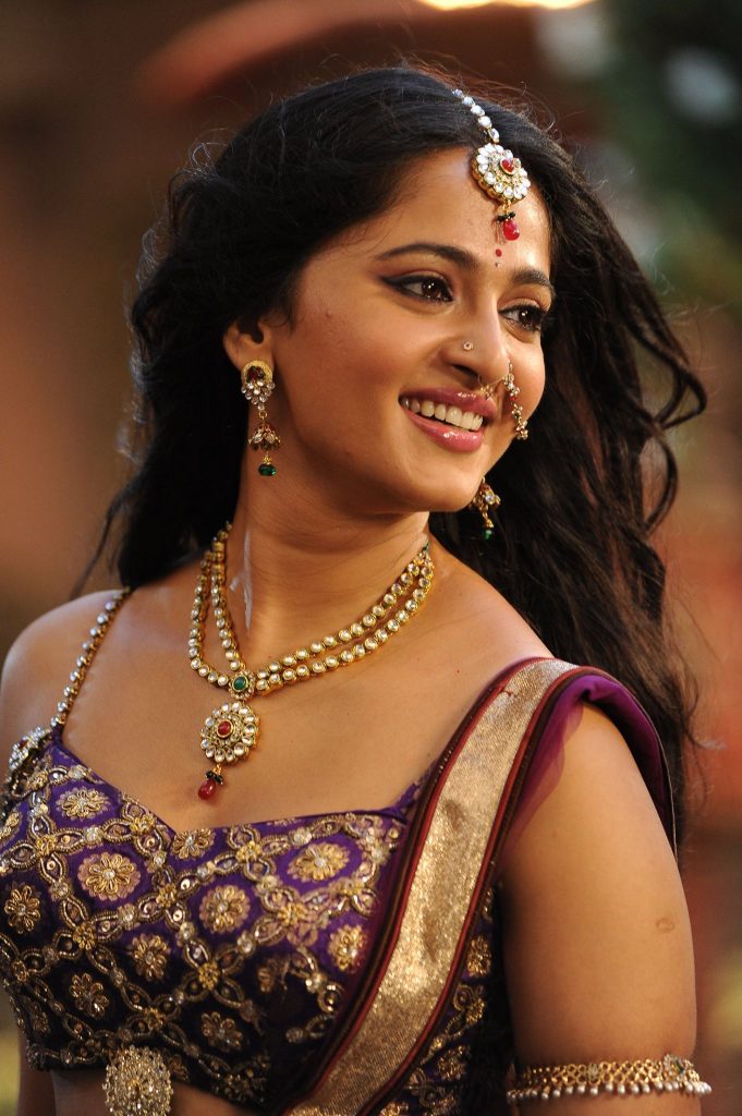 Film Actress Anushka Shetty Beautiful Sexy Stills 23