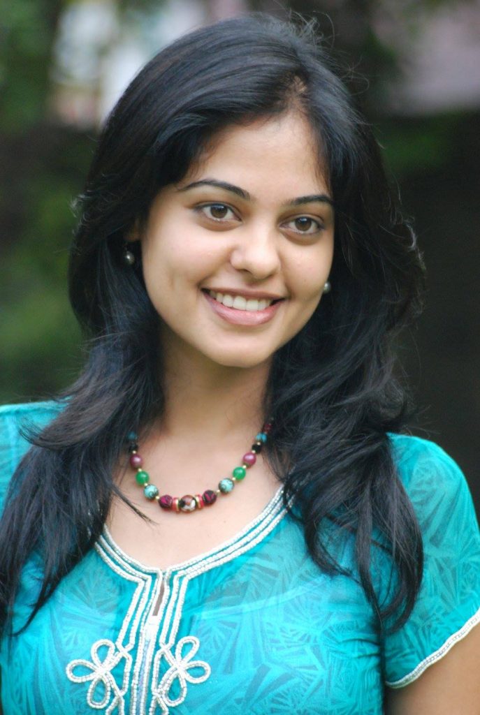 Film Heroine Bindu Madhavi Hot In Modern Dress 26