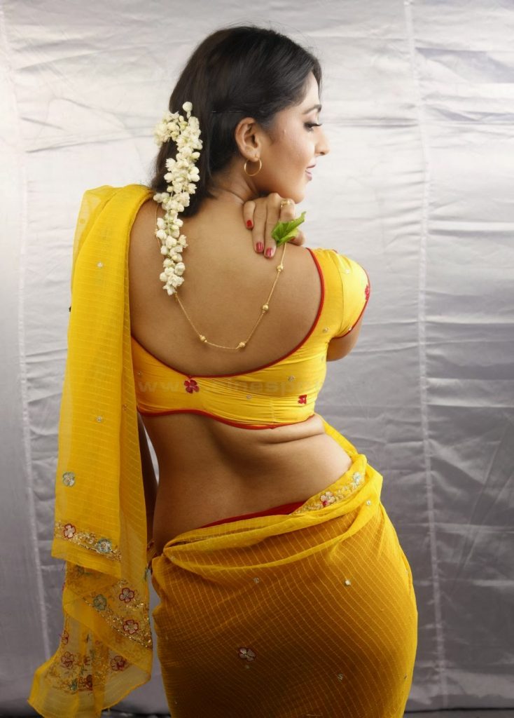 Glamorous Hot Actress Anushka Shetty 1