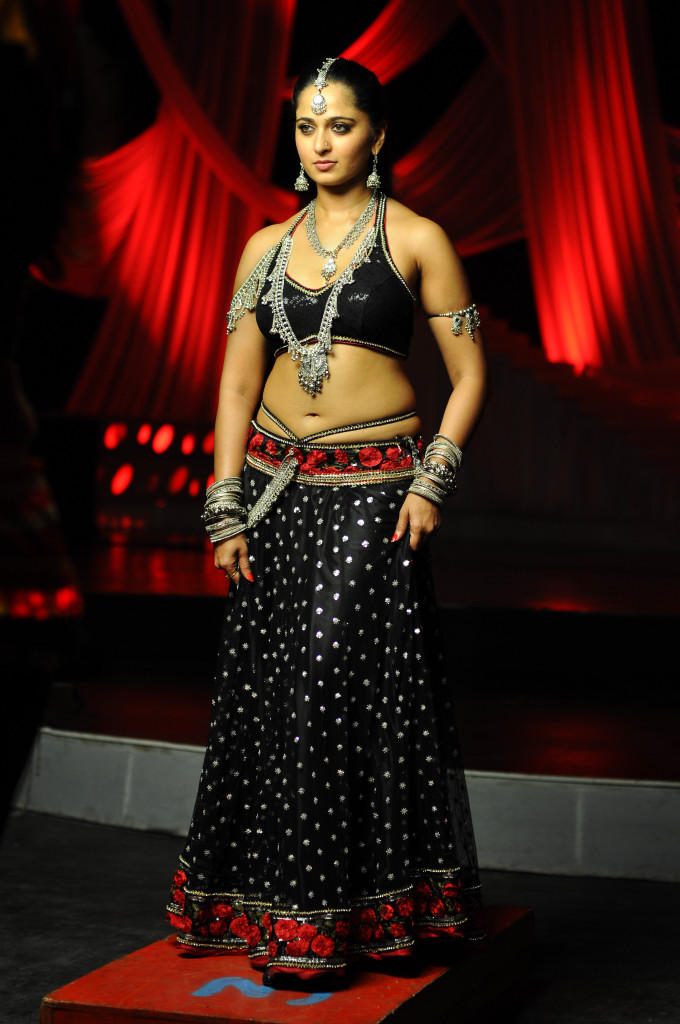 Hot Stills Of Actress Anushka Shetty 26
