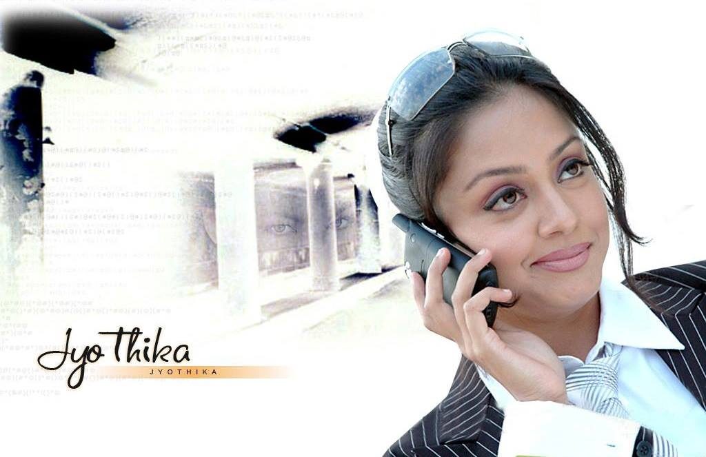 Hot Stills Of Tamil Actress Jyothika 28