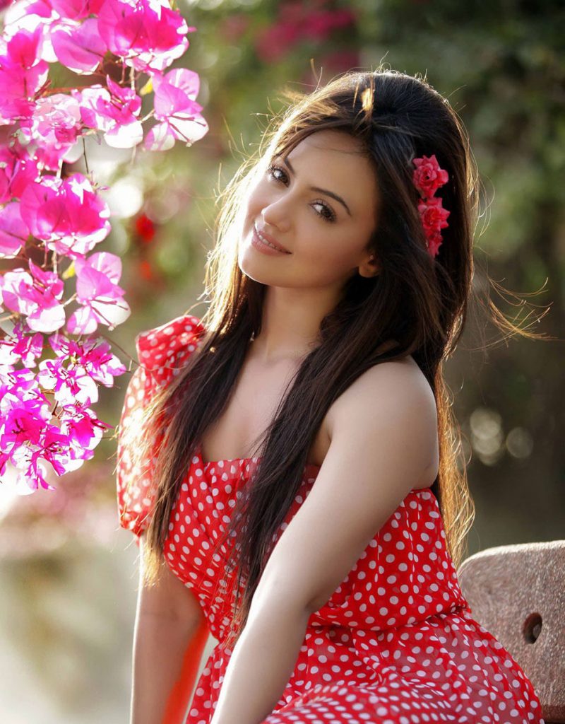 Indian Actress Sana Khan Sexiest Pictures 11