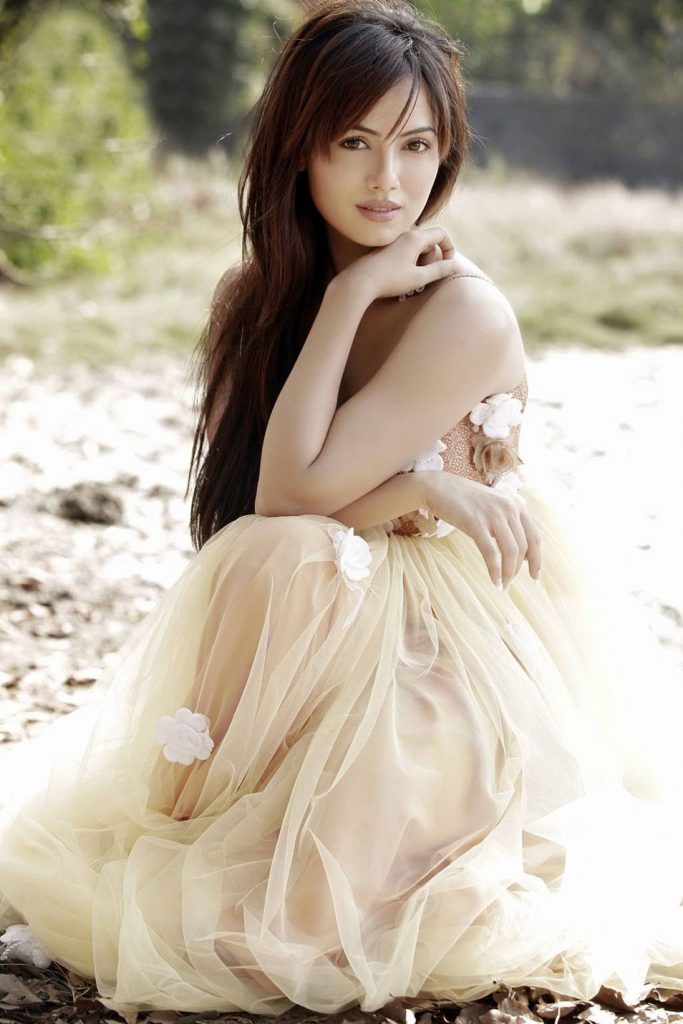 Indian Actress Sana Khan Sexiest Pictures 12