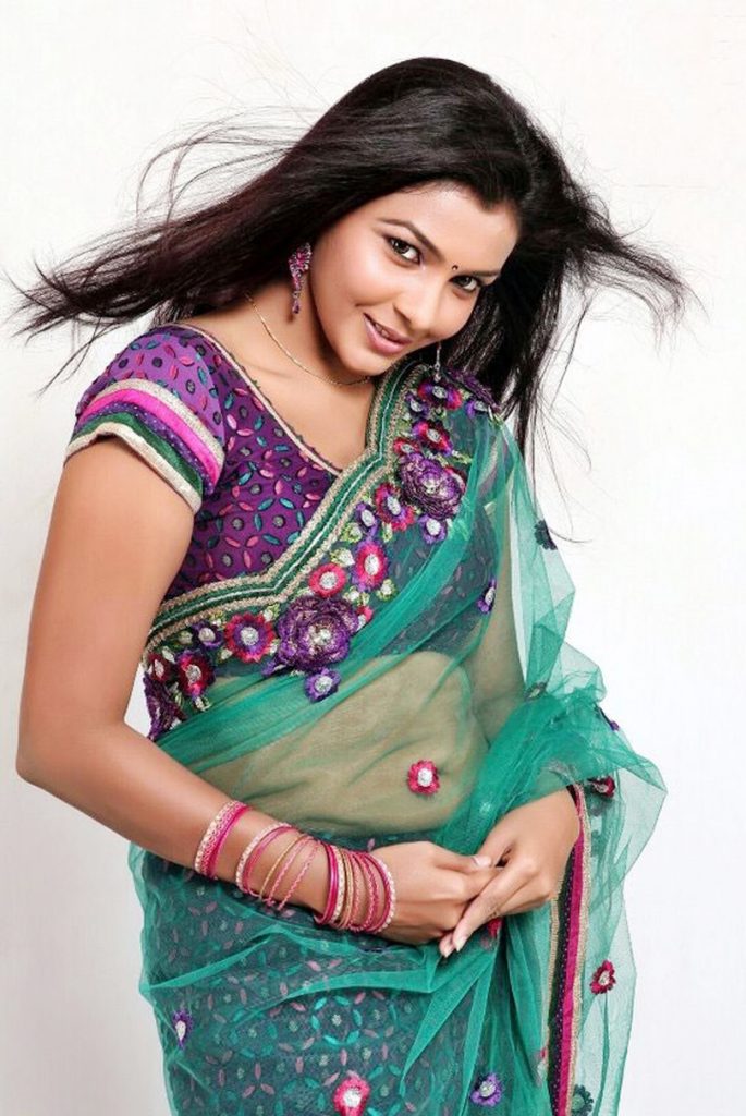 New Glamorous Pictures Of Actress Saranya Nag 25