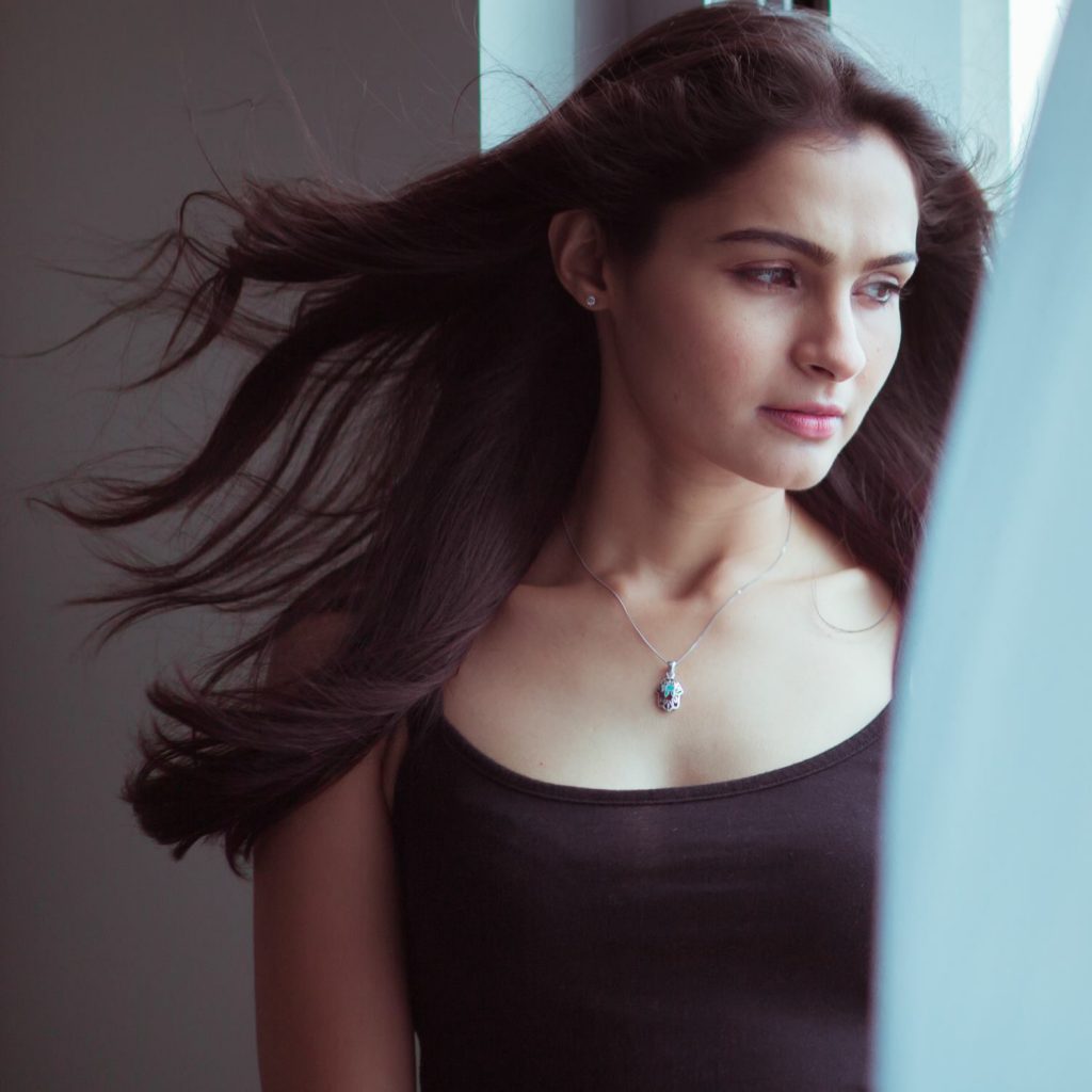 New Glamorous Pictures Of Andrea Jeremiah Actress 23
