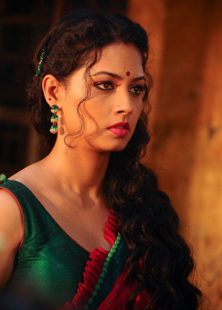 Nice And Hot Tamil Actress Pooja Images 17