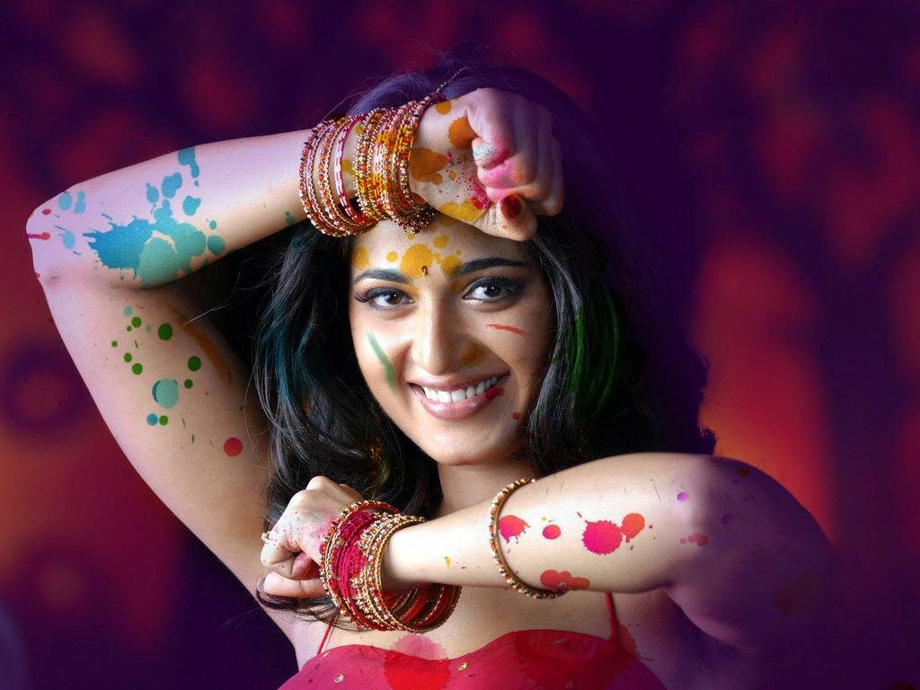 Popular Heroine Anushka Shetty Cute Pictures 29