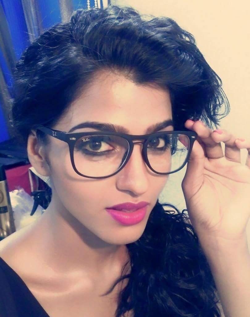 Pretty Beautiful Tamil Actress Dhansika Pics 19