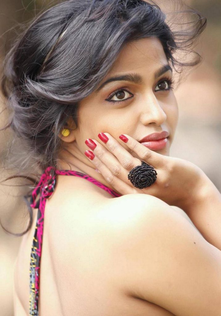 Pretty Beautiful Tamil Actress Dhansika Pics 3