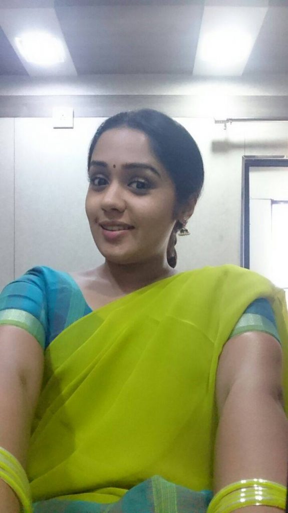 Selfie Images Of Actress Ananya 16