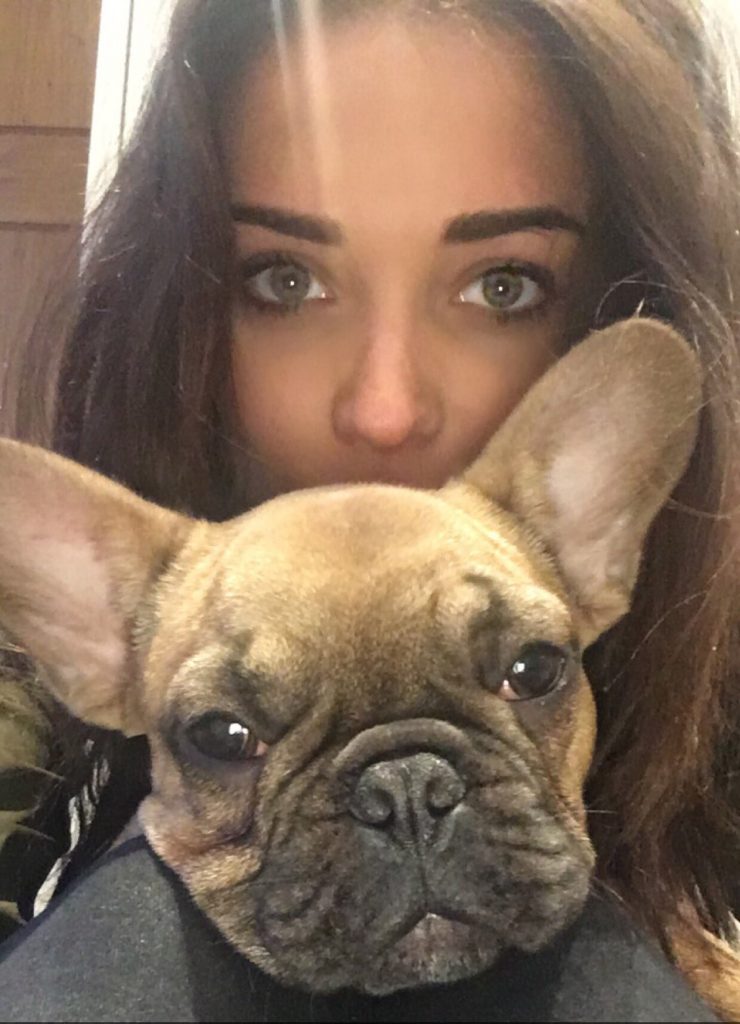 Selfie Images Of Female Actor Amy Jackson 14