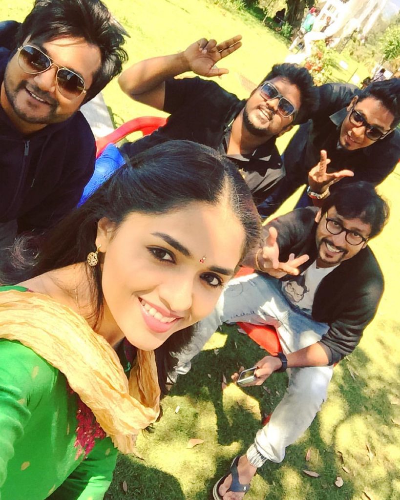 Selfie Images Of Heroine Sunaina 1