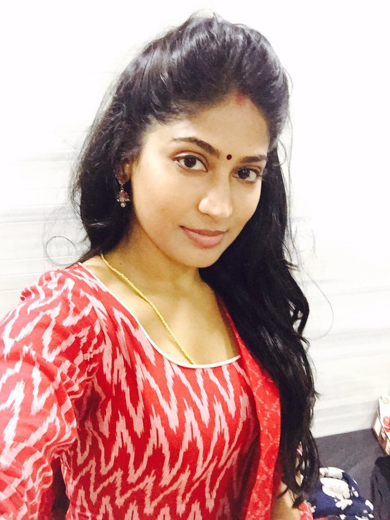 Selfie Images Of Heroine Vijaya Lakshmi 3