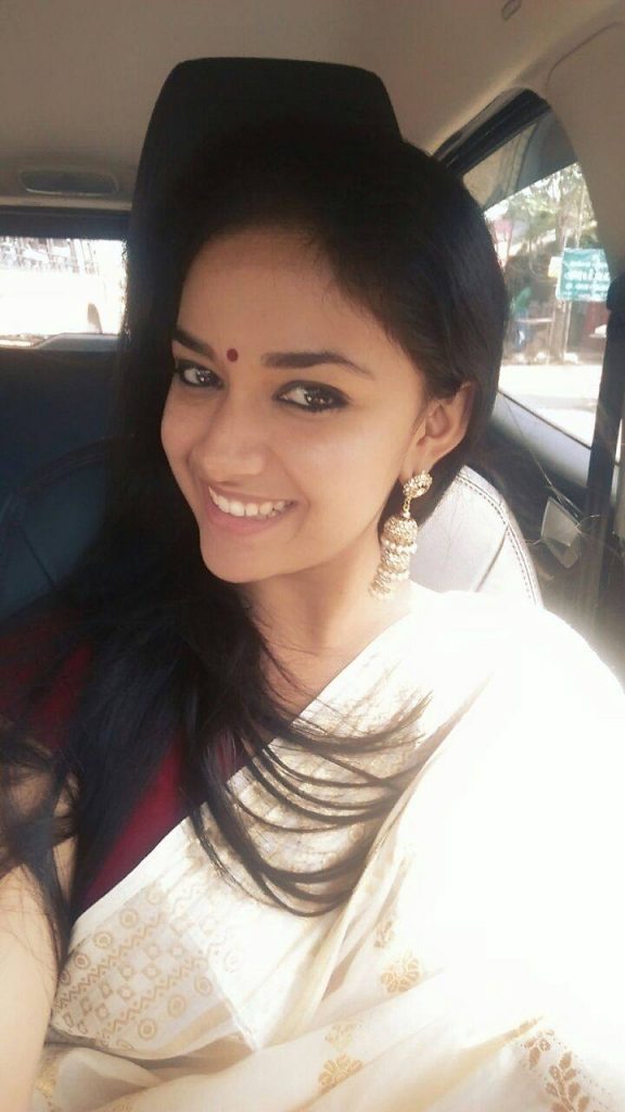 Selfie Images Of Tamil Cinema Heroine Keerthy Suresh 7