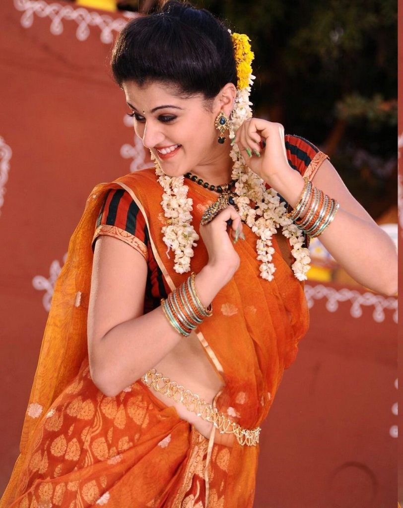 Taapsee Pannu Heroine Cute Pictures 8