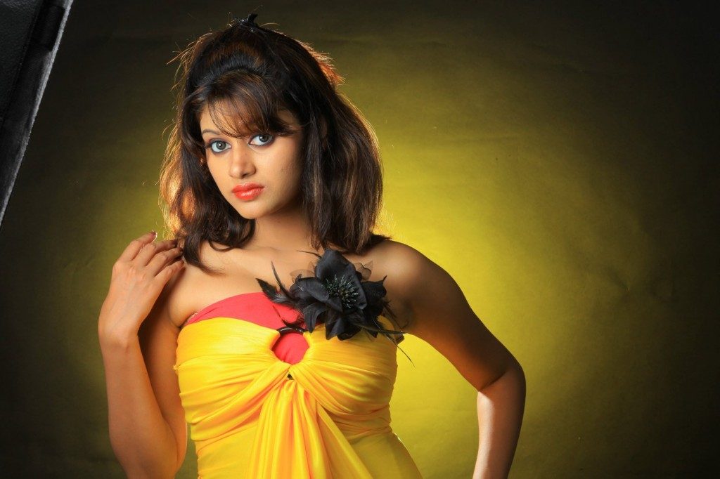 Tamil Cinema Heroine Oviya Helen Beautiful Sexy Stills 9