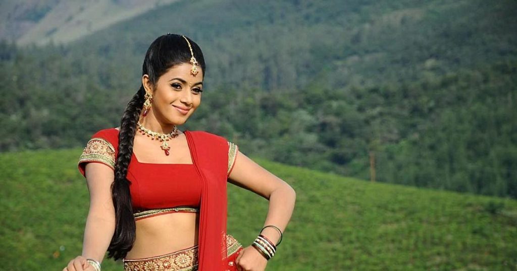 Very Beautiful Real Images Of Actress Poorna 21