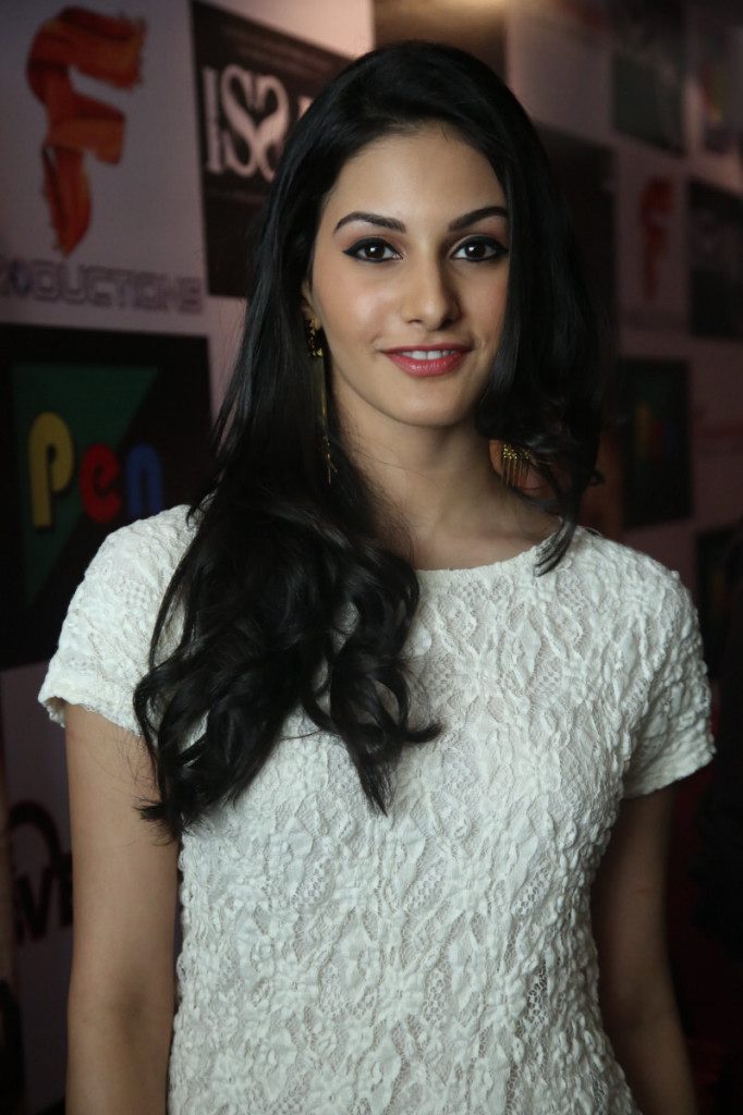 Very Cute Pictures Of Actress Amyra Dastur 5