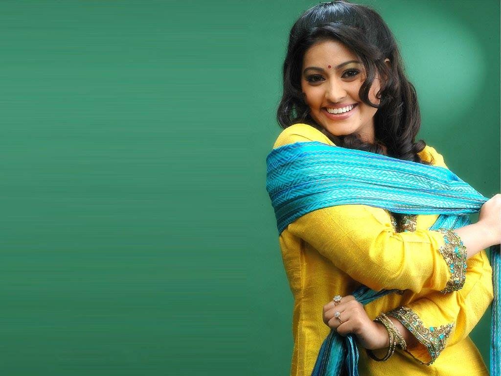 Very Cute Smile Photos Of Actress Sneha 25