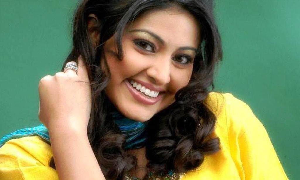 Very Cute Smile Photos Of Actress Sneha 26