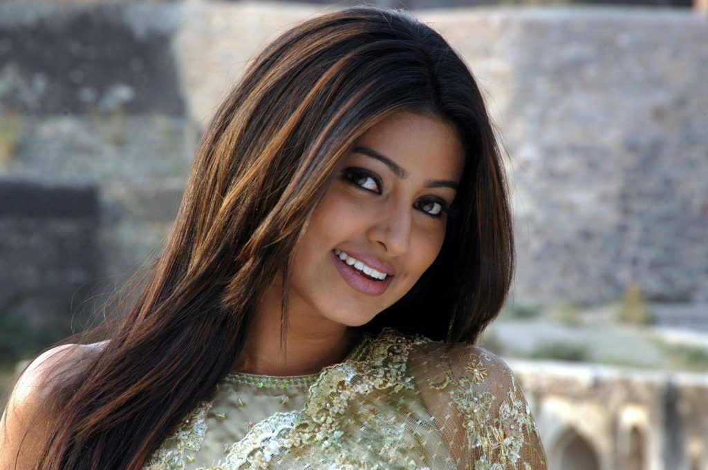 Very Cute Smile Photos Of Actress Sneha 28