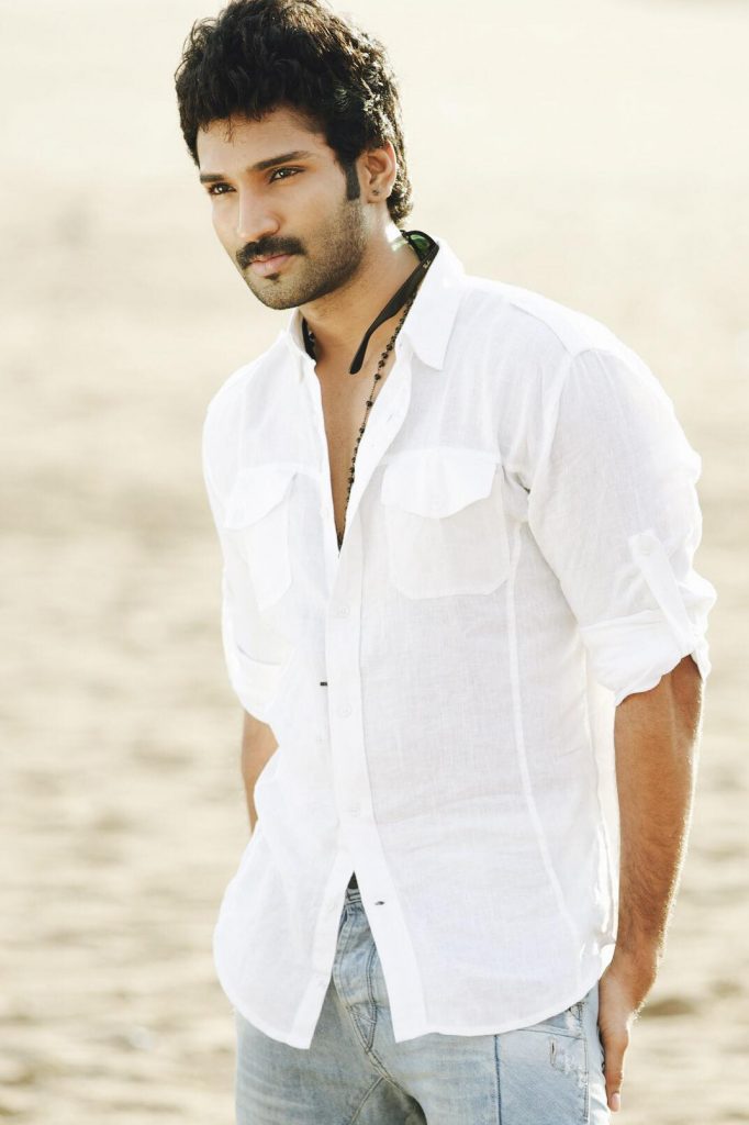 Actor Aadhi Sai Pradeep Hot Stylish Images (11)