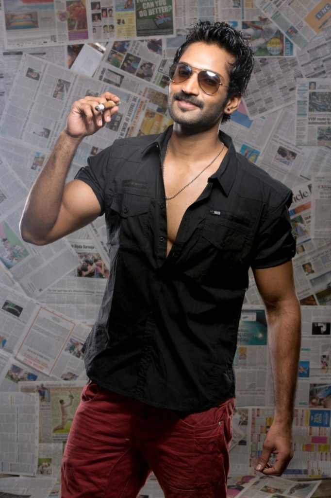 Actor Aadhi Sai Pradeep Hot Stylish Images (7)