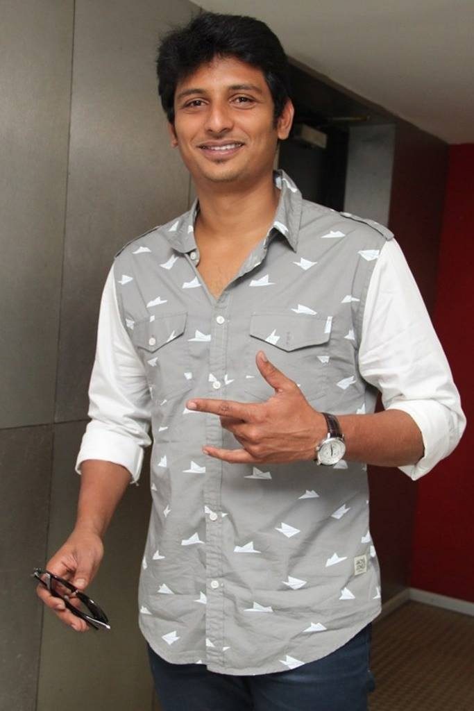 Actor Jiiva Hot And Sexy Photoshoot Images Collection (15)
