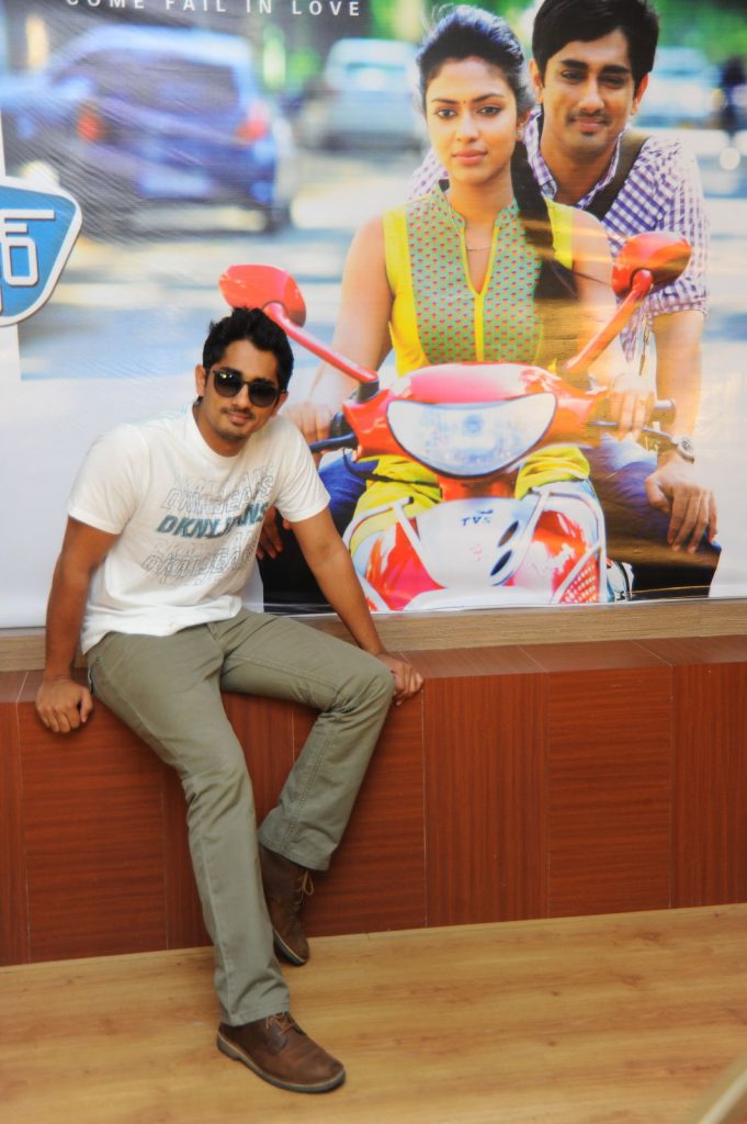 Actor Siddharth Very Cool And Stylish Photos Images Gallery (12)