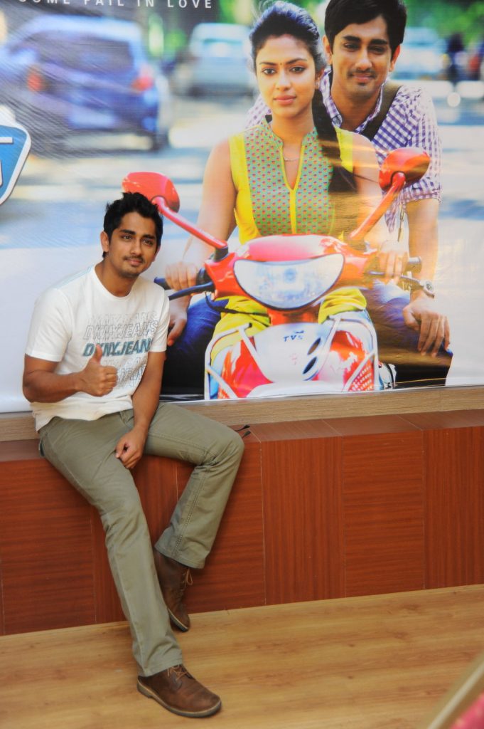 Actor Siddharth Very Cool And Stylish Photos Images Gallery (15)