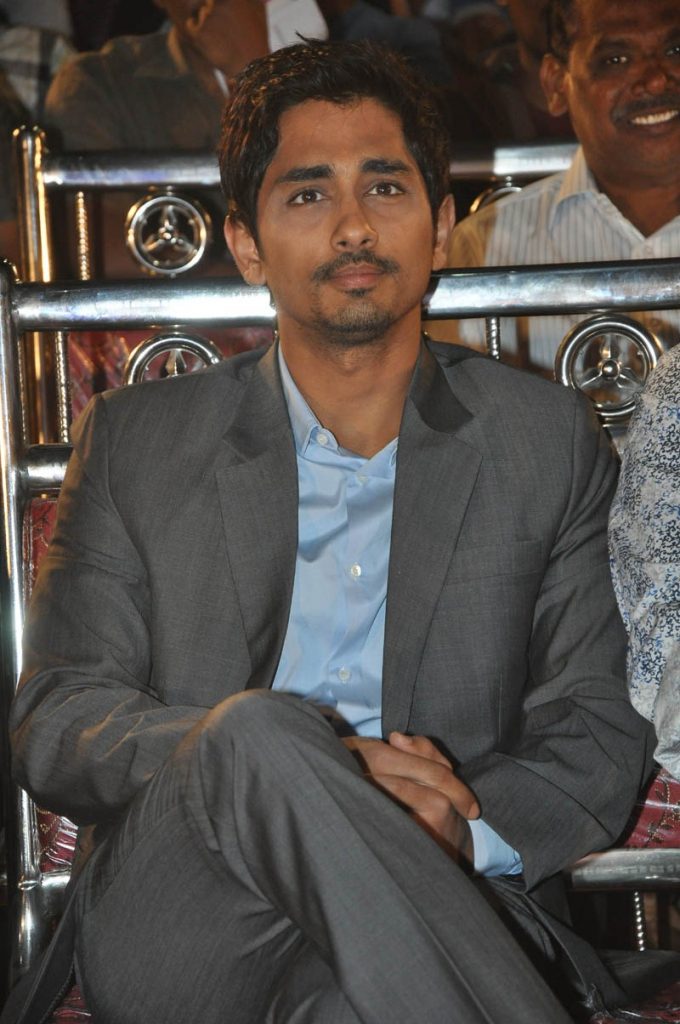 Actor Siddharth Very Cool And Stylish Photos Images Gallery (16)