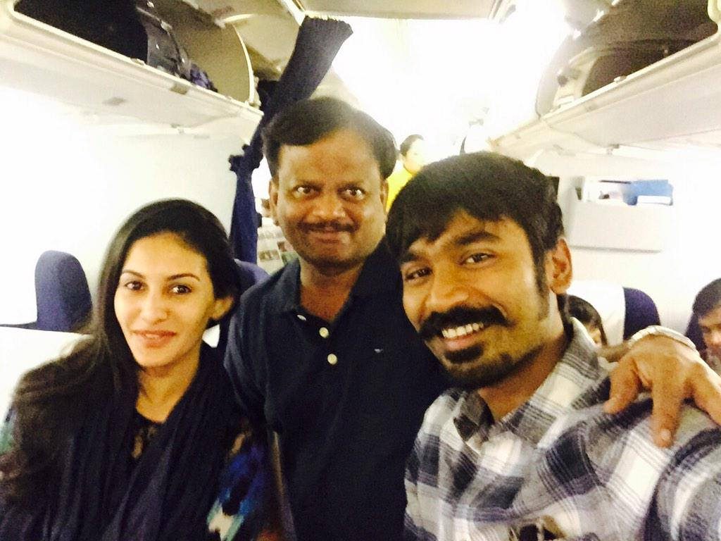 Best Collection Of Actor Dhanush Cute Selfies With Co Stars (1)
