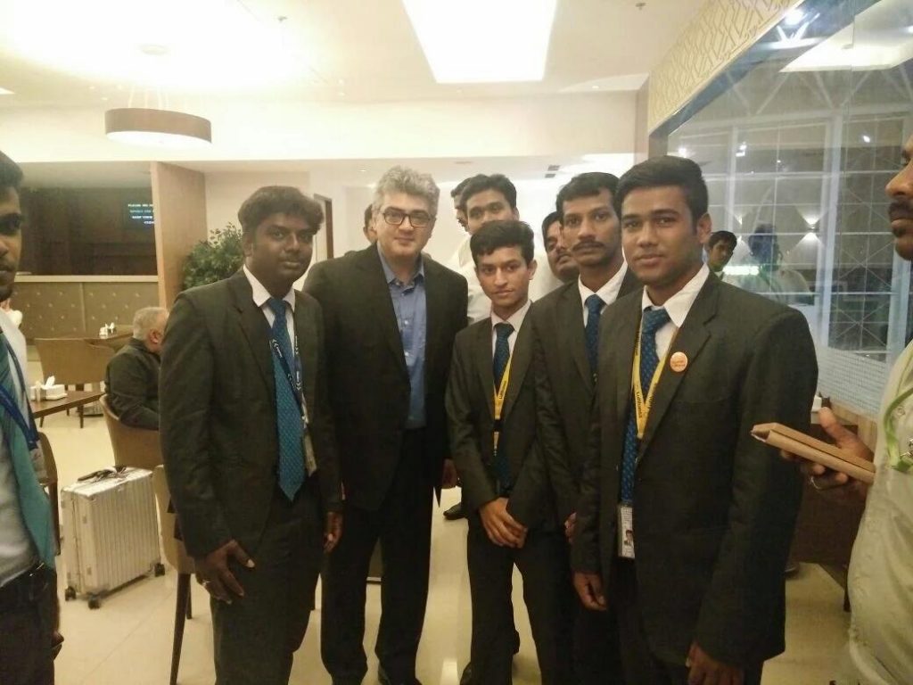 Best Collection Of Thala Ajith With His Fans (13)