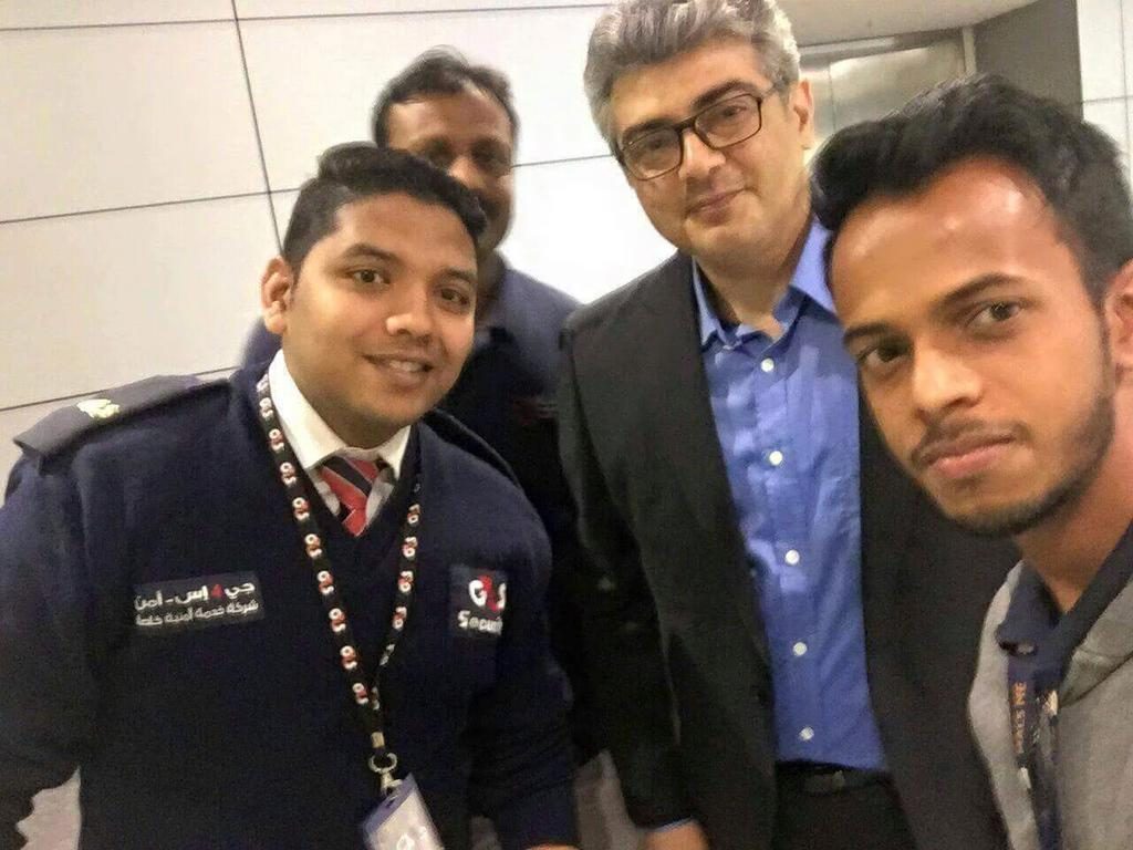 Best Collection Of Thala Ajith With His Fans (14)