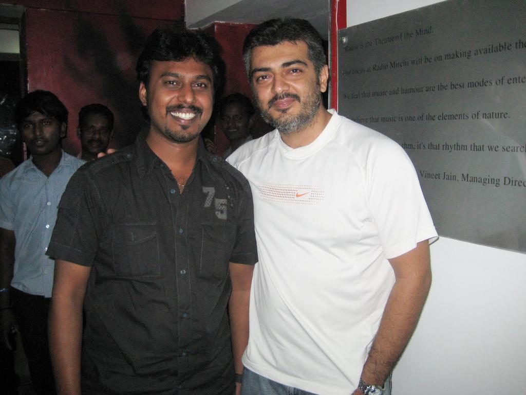 Best Collection Of Thala Ajith With His Fans (18)