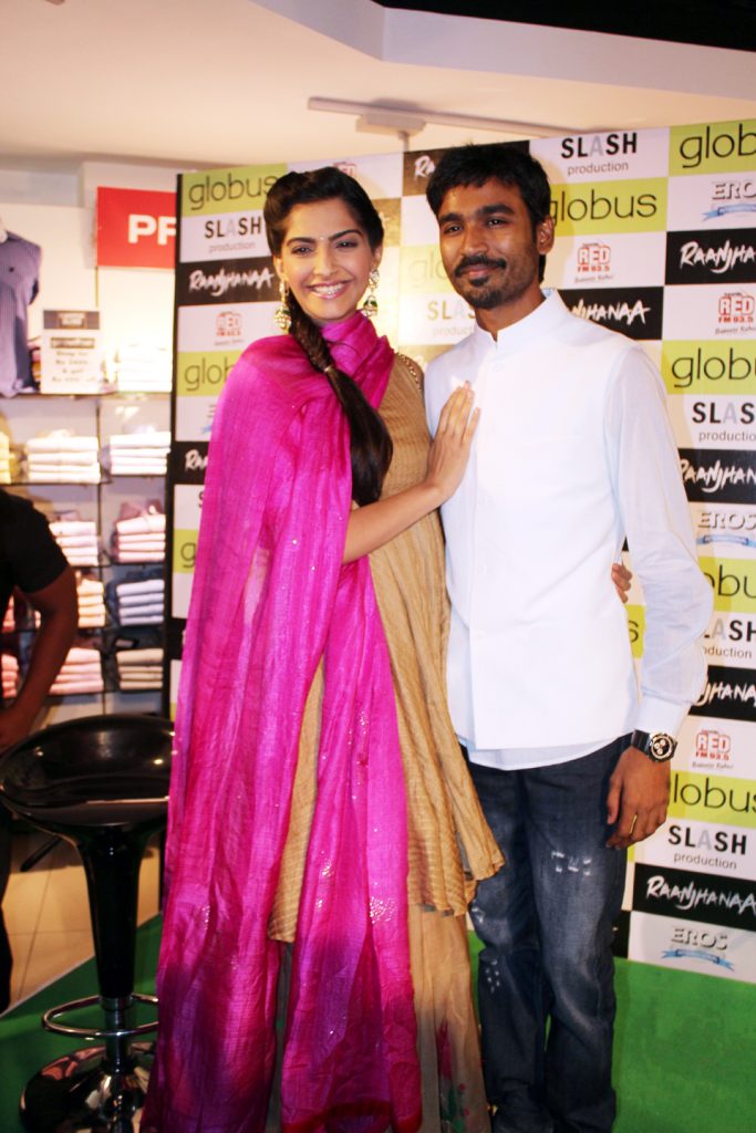 Cool Photo Gallery Of Actor Dhanush With Bollywood Actress Sonam Kapoor (17)